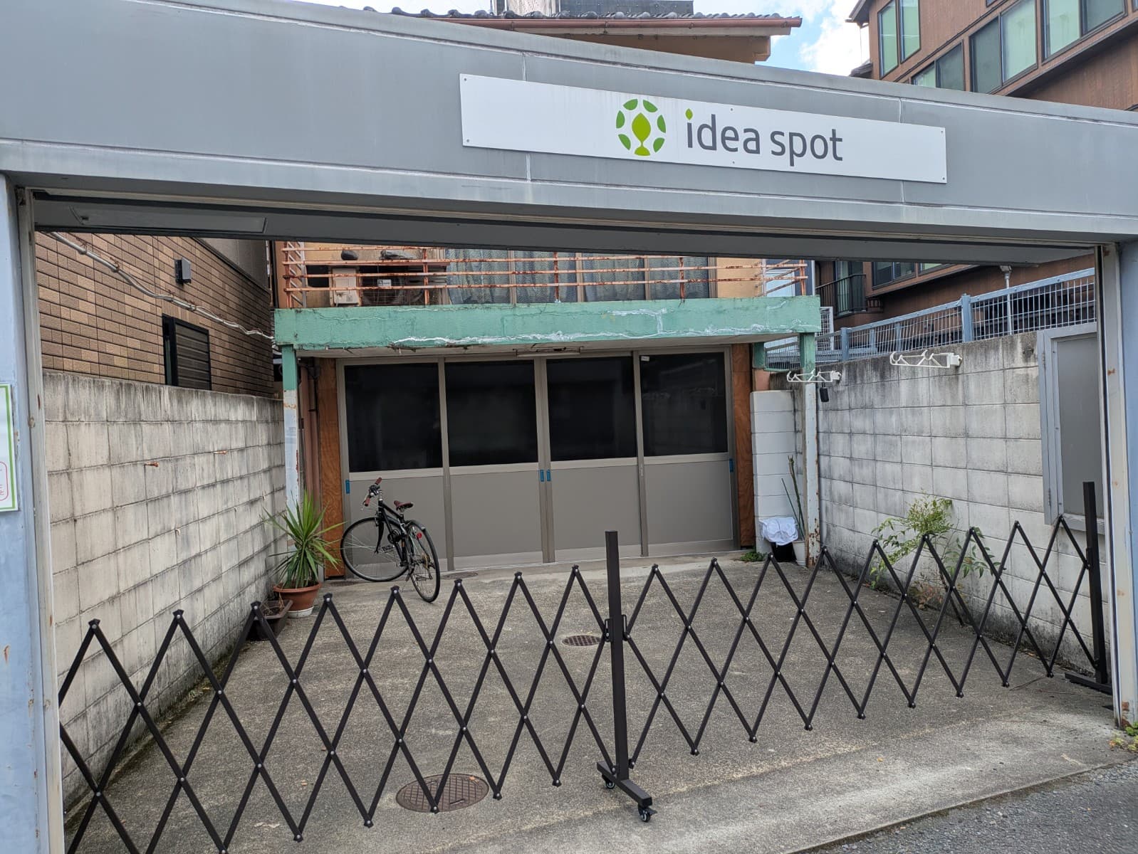 建物入り口